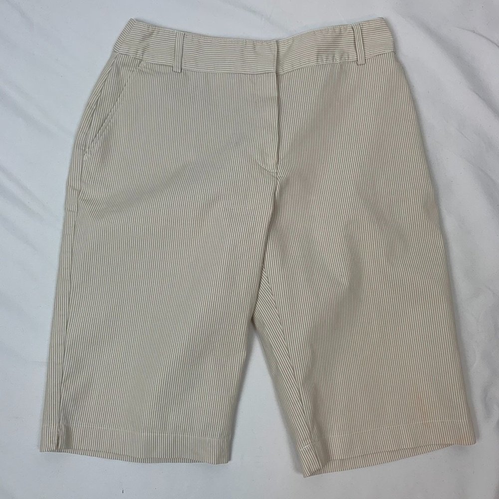 5/$25 Tan White Stripe Bermuda Short Briggs Sz 8